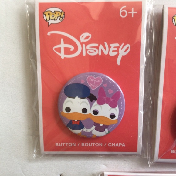 DISNEY VALENTINES DAY FUNKO SET OF 7 PINS NWT - Picture 2 of 13